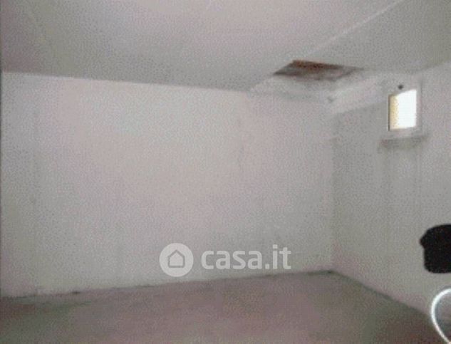 Ufficio in commerciale in Via Cardatori