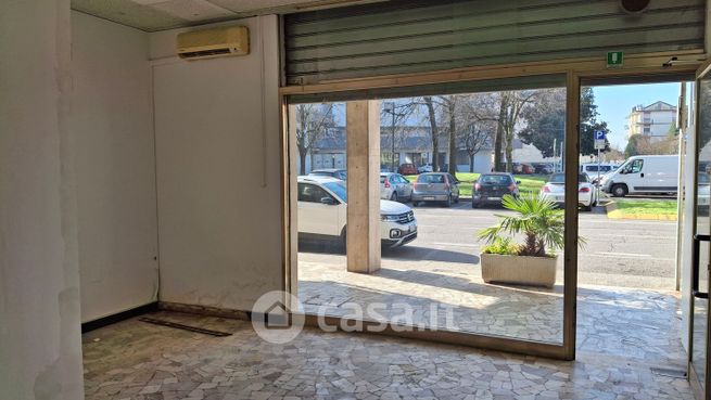 Ufficio in commerciale in Via Michelangelo Buonarroti 16