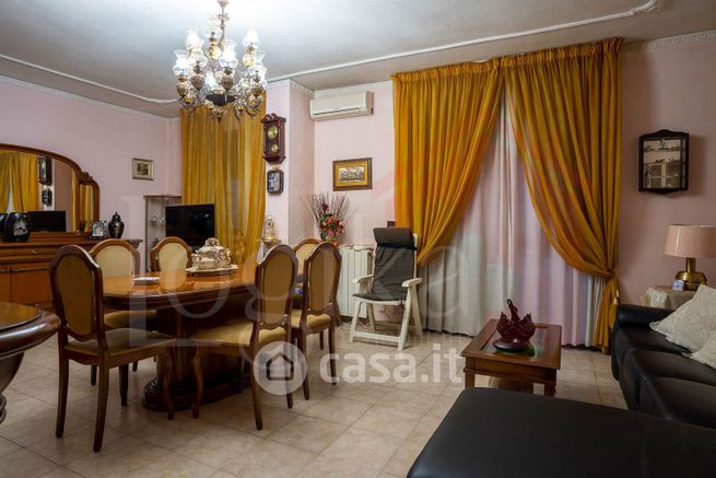 Appartamento in residenziale in Via Strauss Jhoan 10