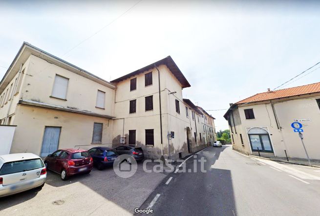 Box/posto auto in residenziale in Via Alessandro Volta
