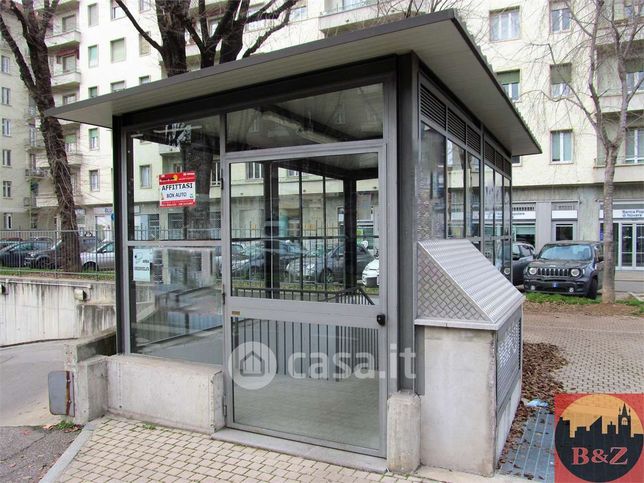 Garage/posto auto in residenziale in Piazza Gian Pietro Chironi 6