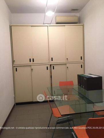 Ufficio in commerciale in Via Brescia 83