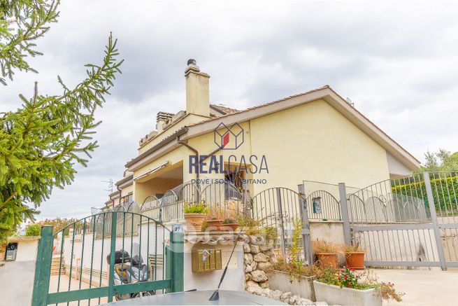 Villetta a schiera in residenziale in Via la Grazia 27