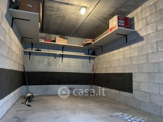 Garage/posto auto in residenziale in Via Monte Grappa 19