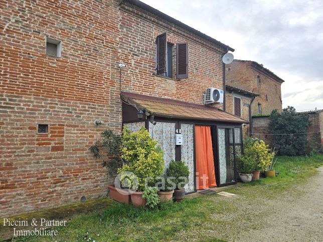 Villetta a schiera in residenziale in Vocabolo I Cucchi 41