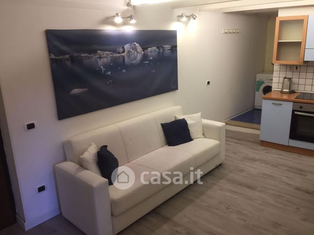 Appartamento in residenziale in Via Marco Minghetti 5