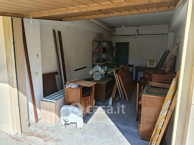 Garage/posto auto in residenziale in Via Calabria