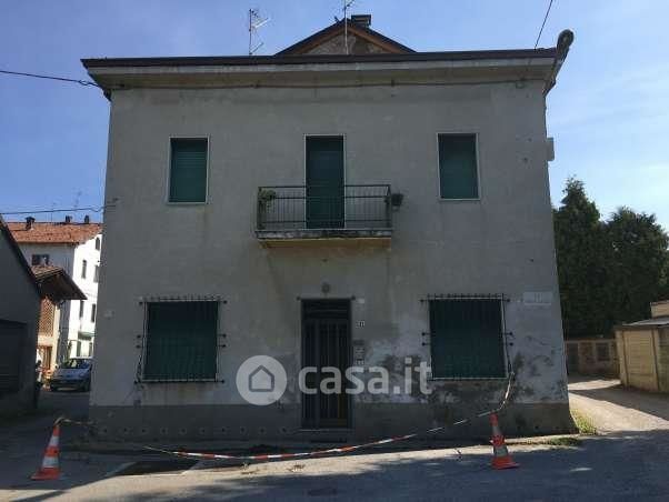 Casa indipendente in residenziale in Via Monte Santo 2 -6