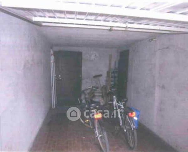 Box/posto auto in residenziale in Via Libertà 44