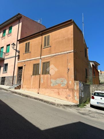 Casa indipendente in residenziale in Salita Cagliari 2