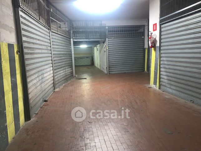 Garage/posto auto in residenziale in Via Giuseppe Dezza 9