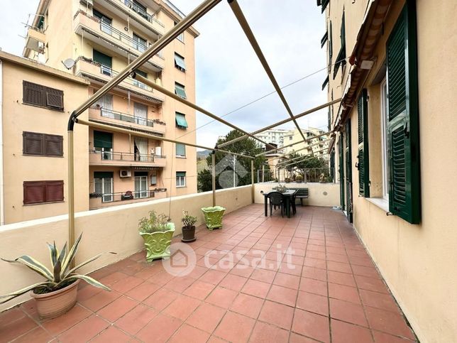 Appartamento in residenziale in Via Coronata 57