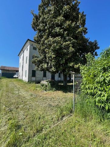 Casa indipendente in residenziale in Via Olmo 100