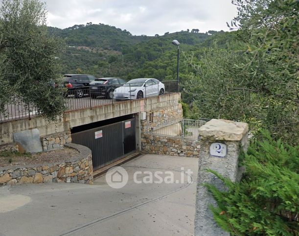Box/posto auto in residenziale in Via San Bernardo 2