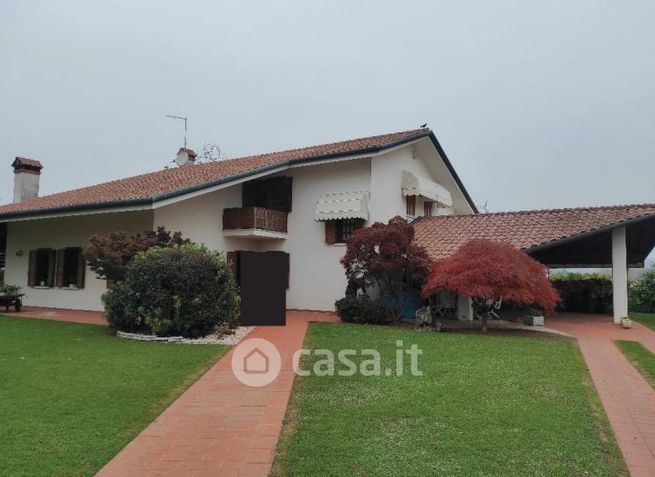 Villa in residenziale in Via Verdi 17