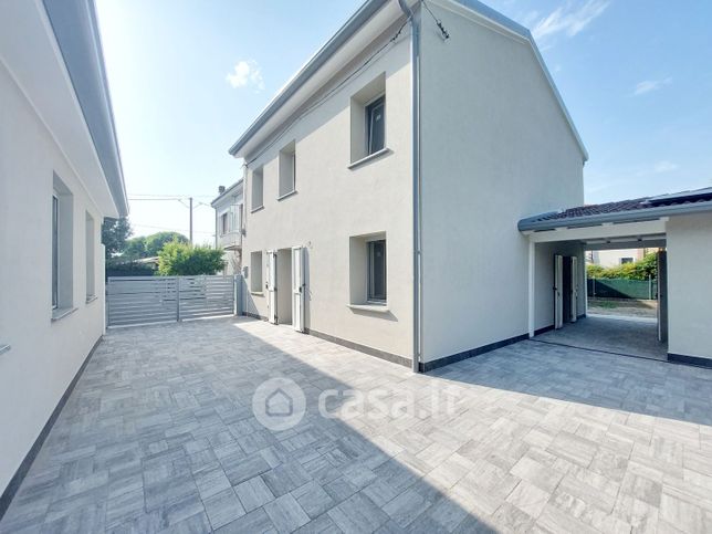 Casa bi/trifamiliare in residenziale in Viale Cappuccini