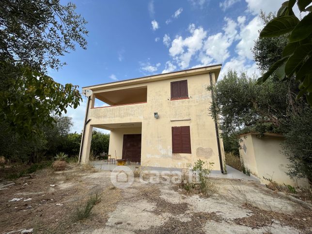 Villa in residenziale in Contrada Vernazza