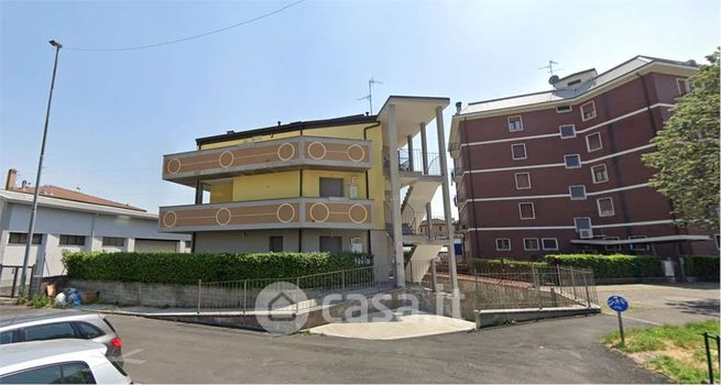 Appartamento in residenziale in Via Francesco Petrarca 17