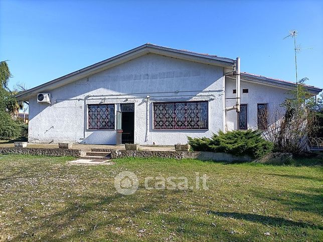 Villa in residenziale in 