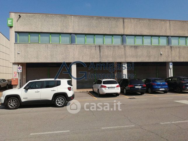 Capannone in commerciale in SP ex SS 591