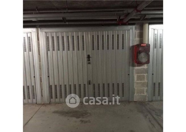 Box/posto auto in residenziale in Via Donato Somma 42