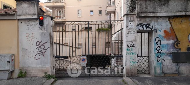 Garage/posto auto in residenziale in Via Lariana 11