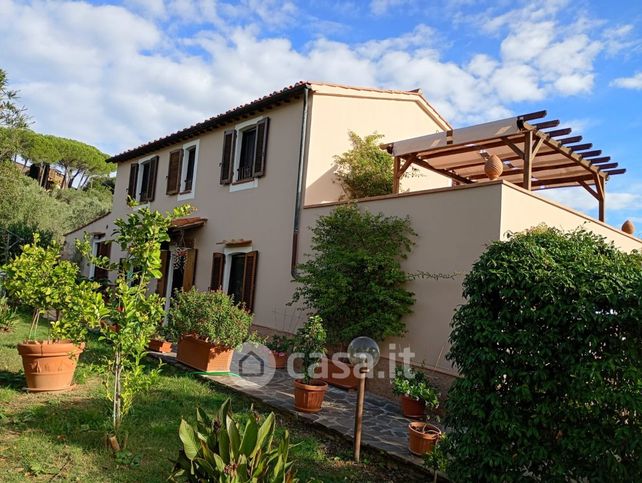 Rustico/casale in residenziale in 