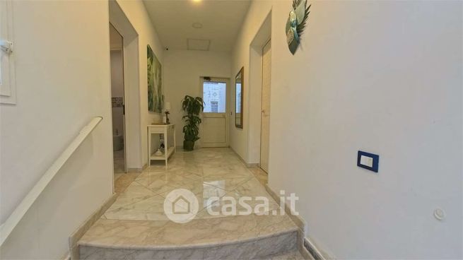 Casa indipendente in residenziale in 