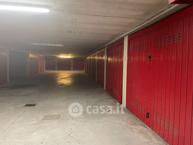 Box/posto auto in residenziale in Via Repubblica 20