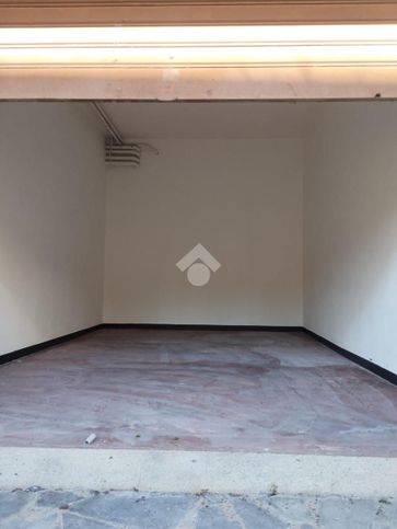 Garage/posto auto in residenziale in Viale Devoto 60