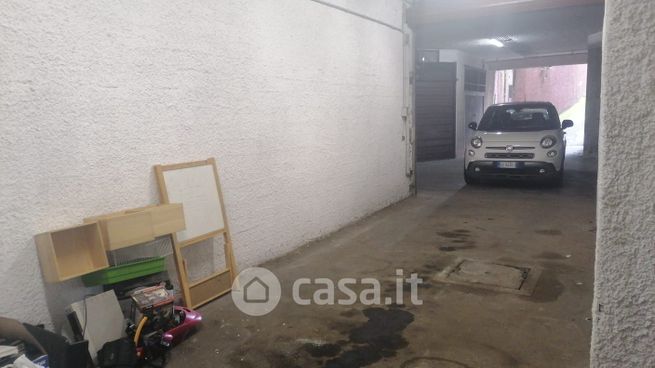 Garage/posto auto in residenziale in Viale dell'Arcipretura 7