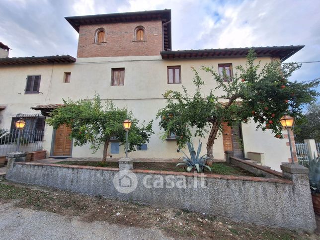 Casa indipendente in residenziale in Via Tortori 3