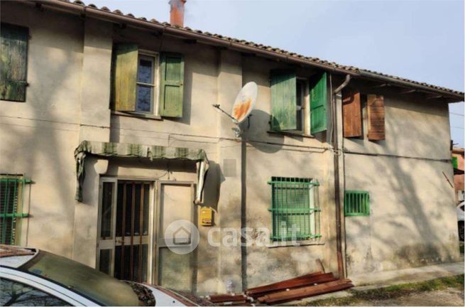 Casa indipendente in residenziale in Via Argine Diversivo