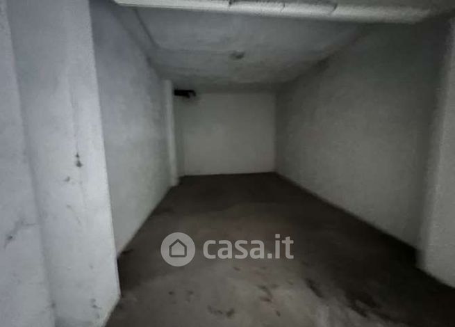 Box/posto auto in residenziale in Via Penarol de Montevideo