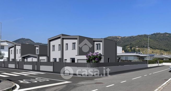 Villetta a schiera in residenziale in Via Luciano Lama 13