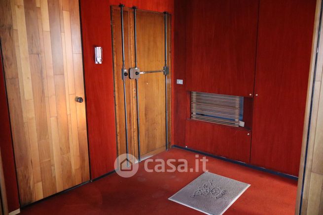 Ufficio in commerciale in Viale San Bartolomeo