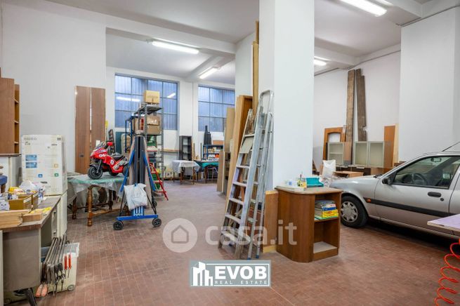 Capannone in commerciale in Corso Sebastopoli 306