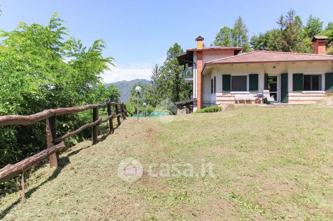 Villa in residenziale in Via Prati Comuni