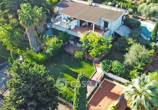 Villetta a schiera in residenziale in Strada Intercomunale 12