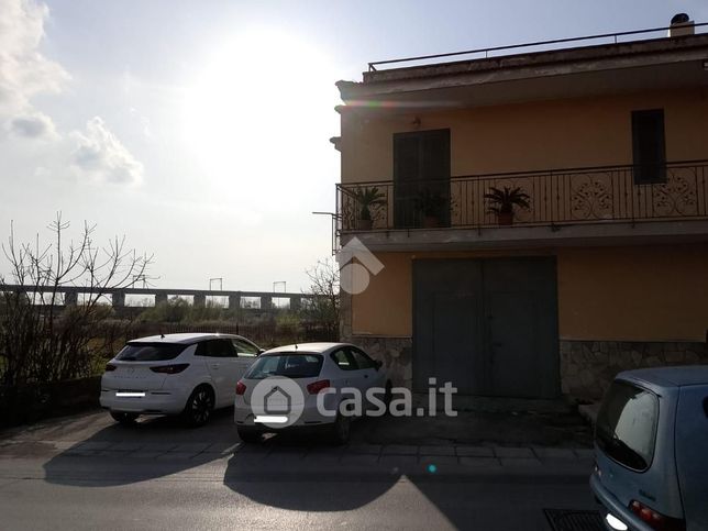 Capannone in commerciale in Via Casa dell'Acqua 52