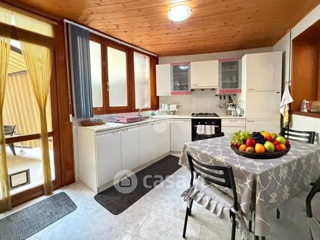Appartamento in residenziale in Via Luciano Manara 3