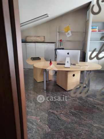 Ufficio in commerciale in 