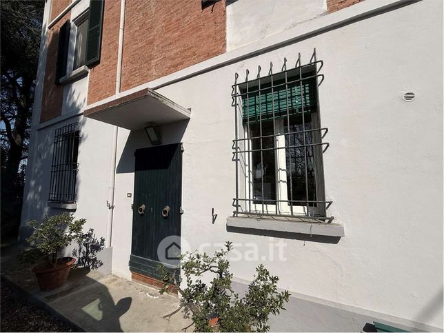 Casa bi/trifamiliare in residenziale in Via Pasquala