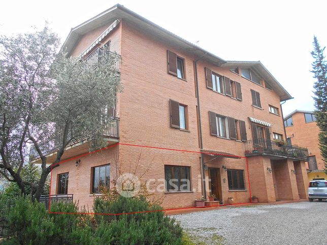 Ufficio in commerciale in Via Fontelellera