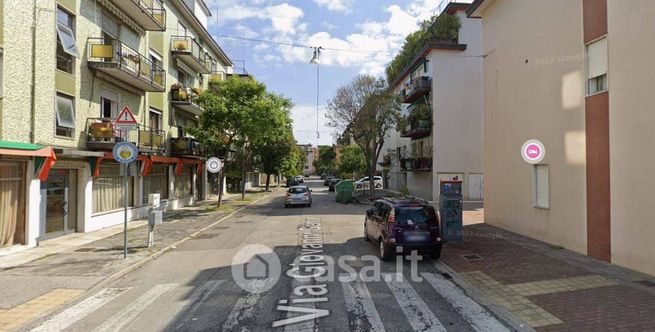 Box/posto auto in residenziale in Via Giovanni Gerlin