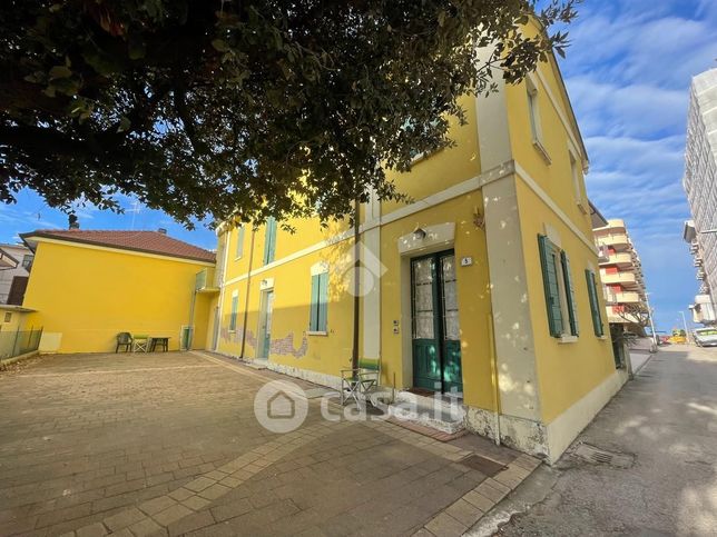 Casa indipendente in residenziale in Via Istria 5