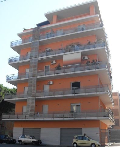 Ufficio in commerciale in Via Sbarre Inferiori 379