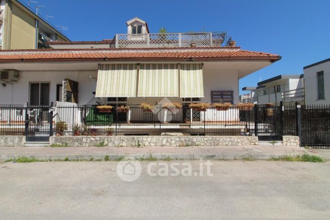 Appartamento in residenziale in Via Campania 9