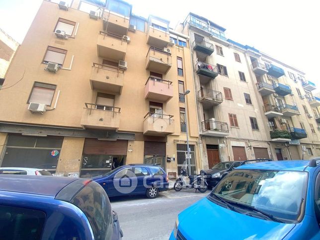 Appartamento in residenziale in Via Flavio Gioia 24