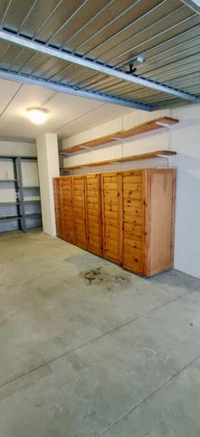 Box/posto auto in residenziale in Via Roberto Ruffilli 9